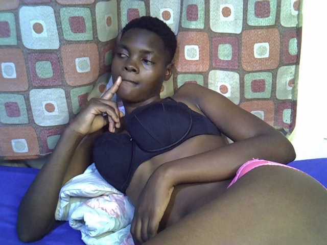 Slender-kerry live cam on BongaCams