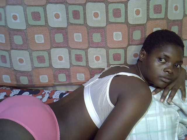 Slender-kerry live cam on BongaCams