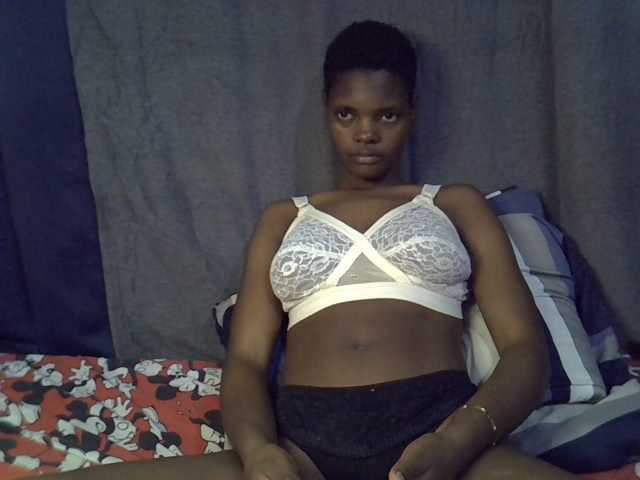 Slender-kerry live cam on BongaCams