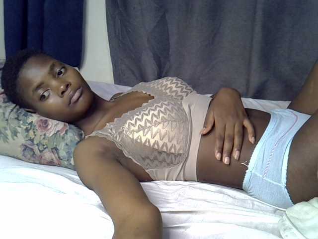 Slender-kerry live cam on BongaCams