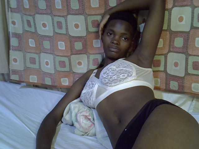 Slender-kerry live cam on BongaCams