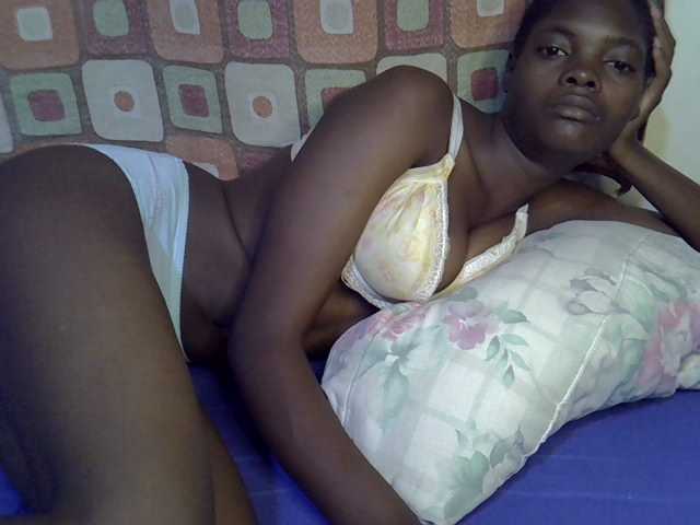Slender-kerry live cam on BongaCams