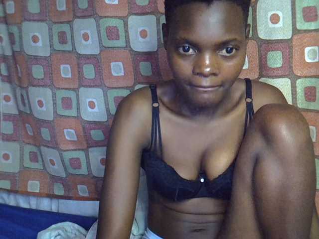 Slender-kerry live cam on BongaCams