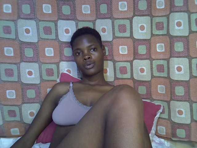 Slender-kerry live cam on BongaCams