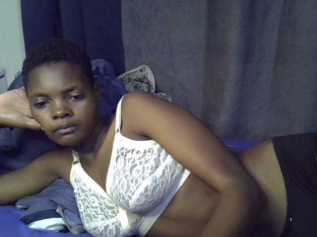 Slender-kerry live cam on BongaCams