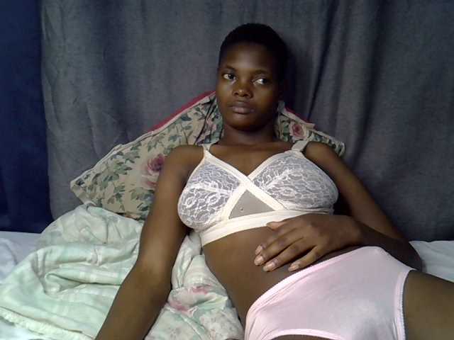 Slender-kerry live cam on BongaCams