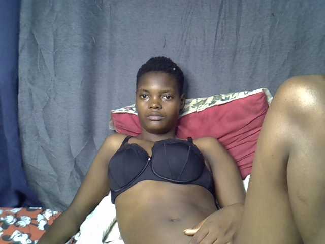 Slender-kerry live cam on BongaCams