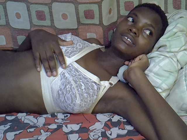 Slender-kerry live cam on BongaCams