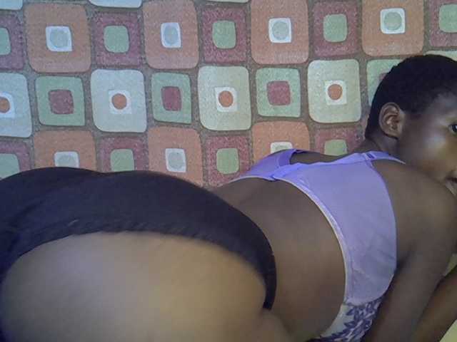 Slender-kerry live cam on BongaCams