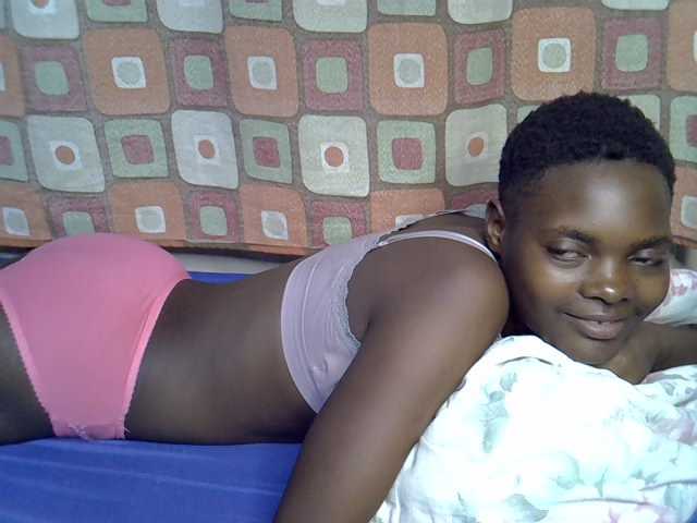Slender-kerry live cam on BongaCams