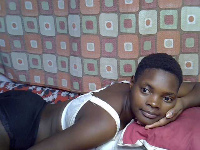 Slender-kerry live cam on BongaCams