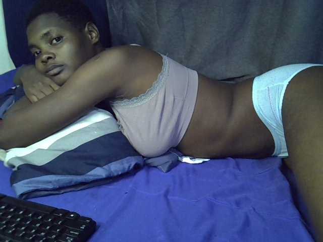 Slender-kerry live cam on BongaCams