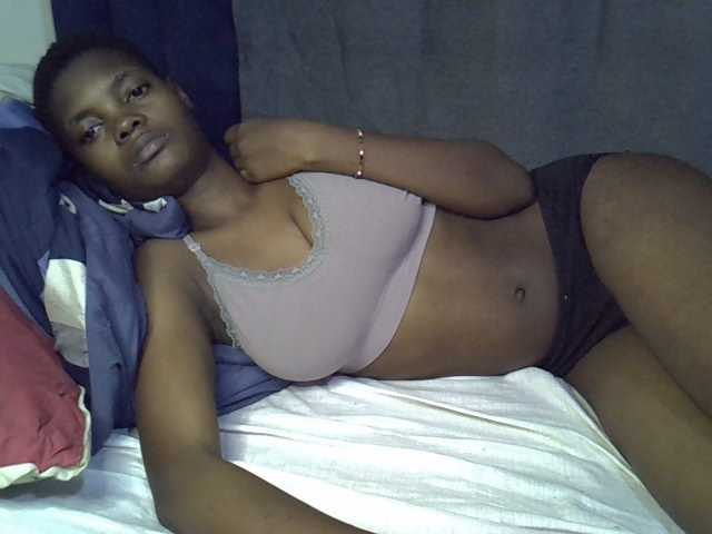 Slender-kerry live cam on BongaCams