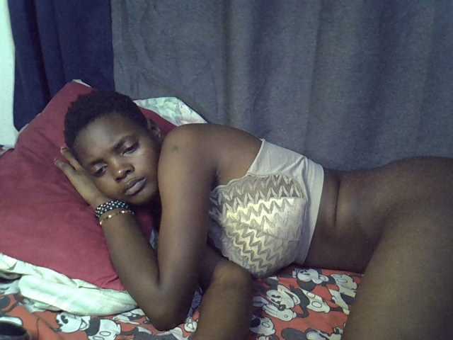 Slender-kerry live cam on BongaCams