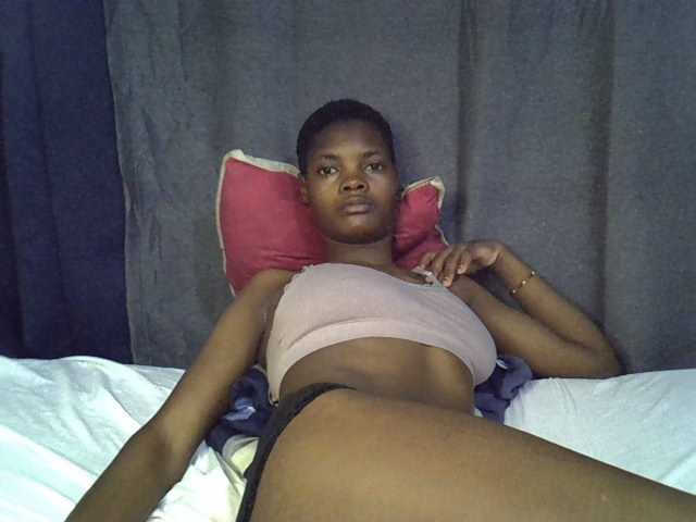 Slender-kerry live cam on BongaCams