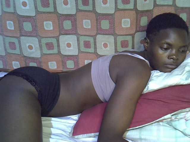 Slender-kerry live cam on BongaCams