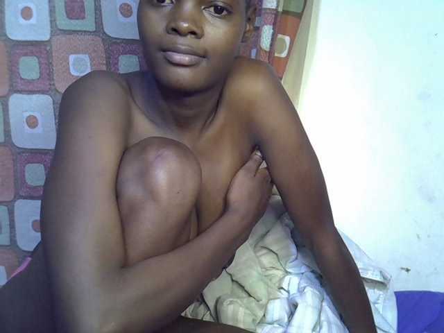 Slender-kerry live cam on BongaCams