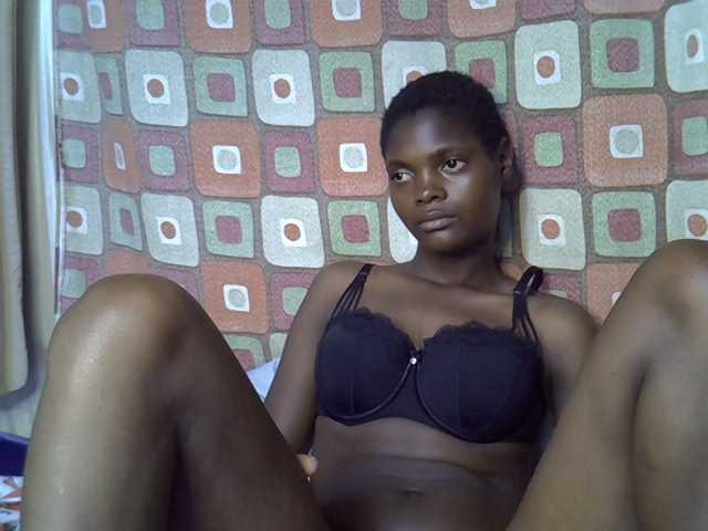 Slender-kerry live cam on BongaCams