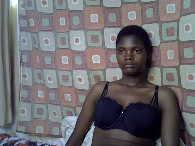 Slender-kerry live cam on BongaCams