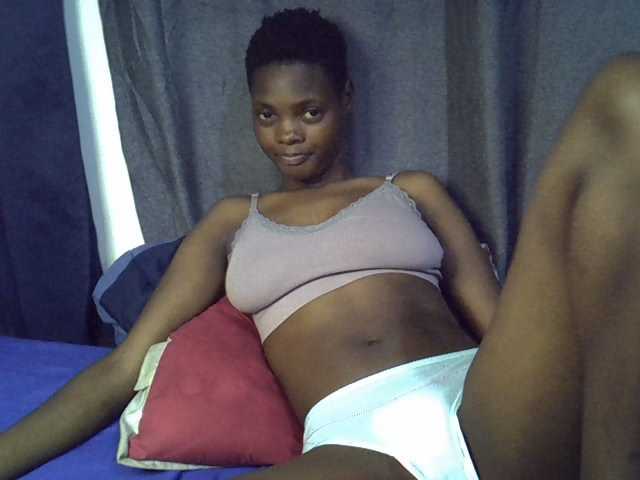 Slender-kerry live cam on BongaCams