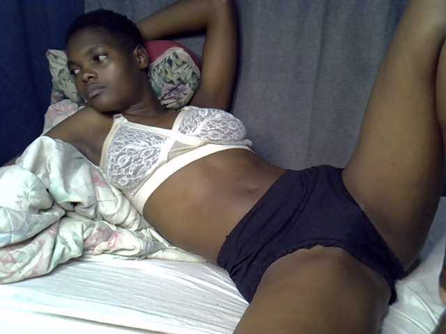 Slender-kerry live cam on BongaCams