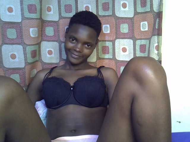 Slender-kerry live cam on BongaCams