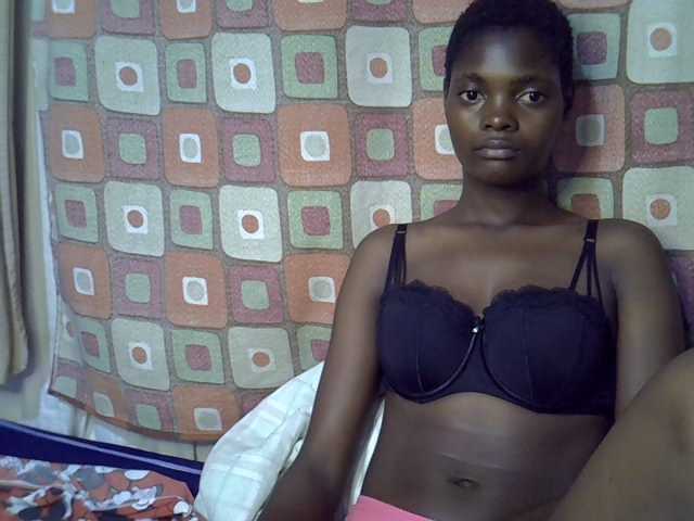 Slender-kerry live cam on BongaCams