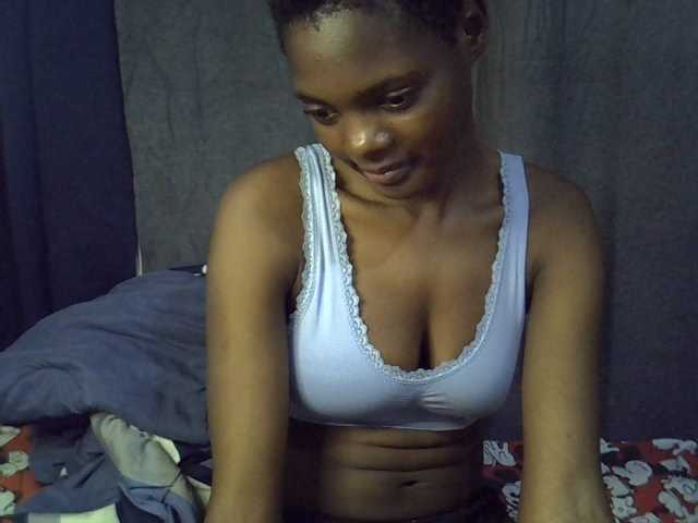 Slender-kerry live cam on BongaCams