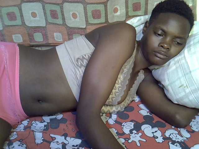Slender-kerry live cam on BongaCams
