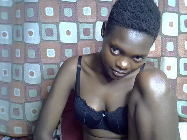 Slender-kerry live cam on BongaCams