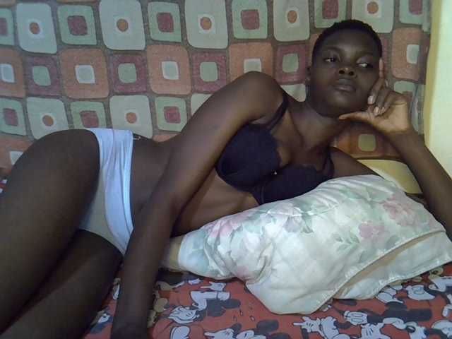 Slender-kerry live cam on BongaCams