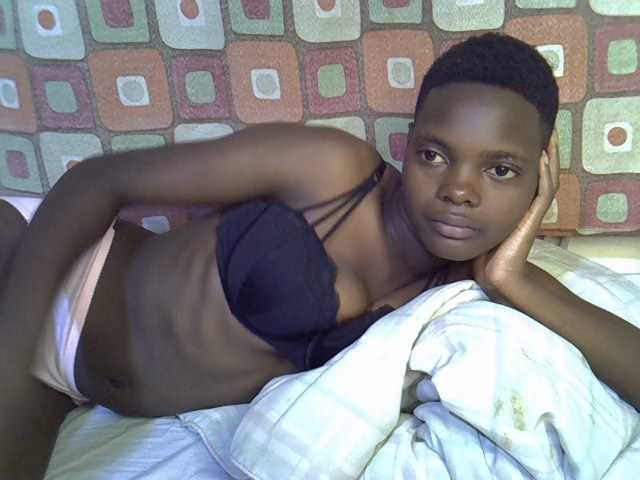Slender-kerry live cam on BongaCams