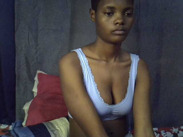 Slender-kerry live cam on BongaCams