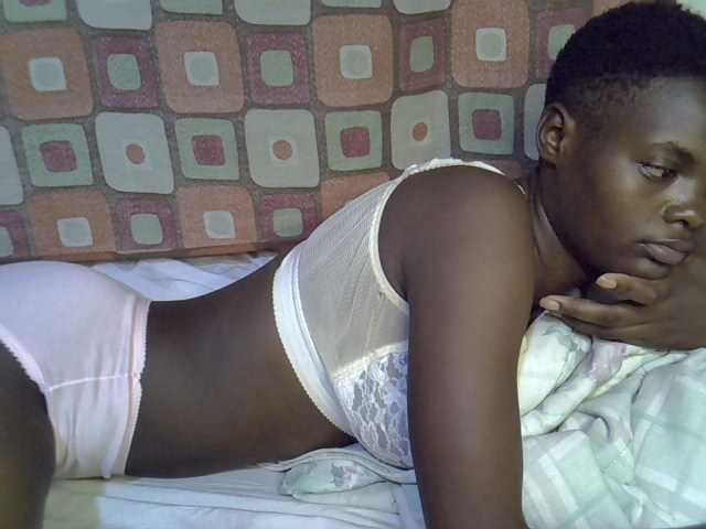 Slender-kerry live cam on BongaCams