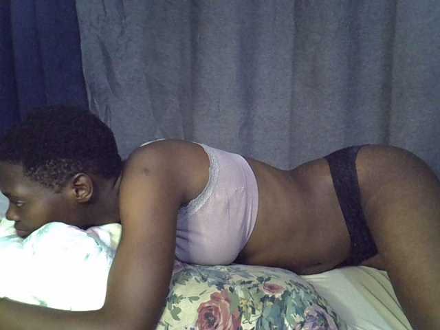 Slender-kerry live cam on BongaCams