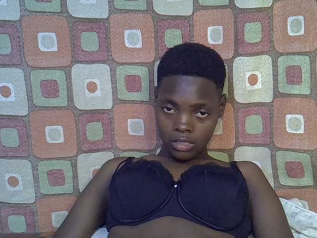 Slender-kerry live cam on BongaCams