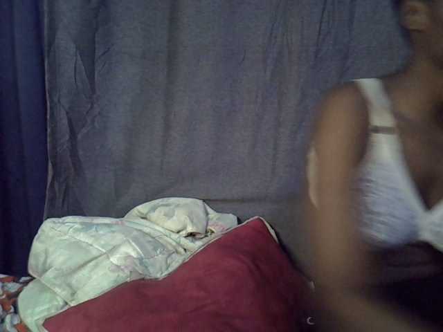 Slender-kerry live cam on BongaCams