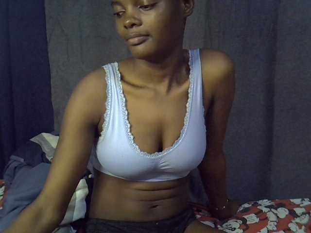 Slender-kerry live cam on BongaCams