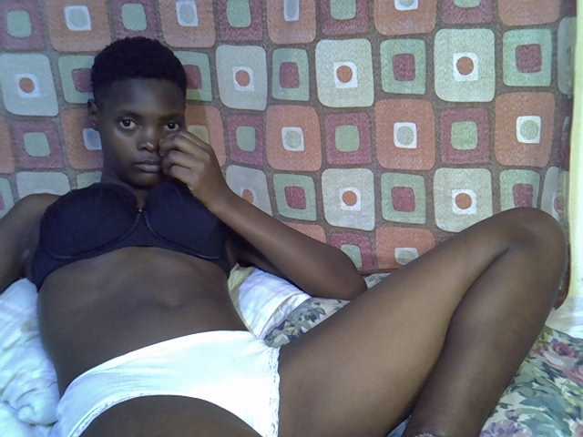 Slender-kerry live cam on BongaCams
