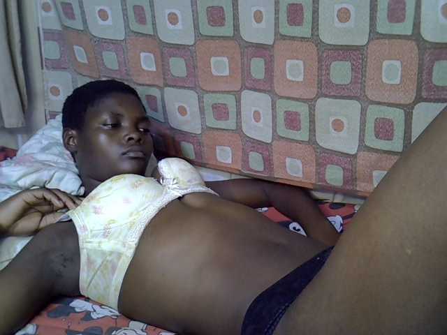 Slender-kerry live cam on BongaCams