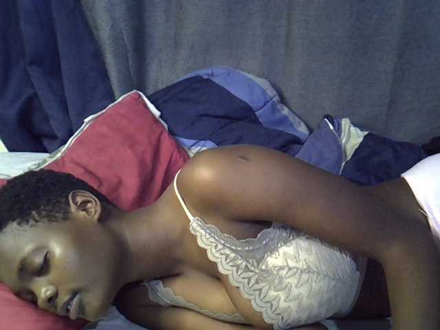 Slender-kerry live cam on BongaCams