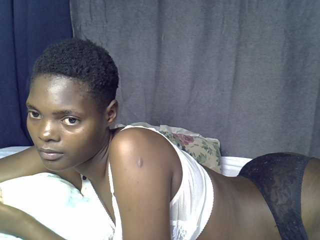 Slender-kerry live cam on BongaCams