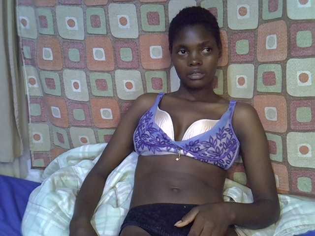 Slender-kerry live cam on BongaCams