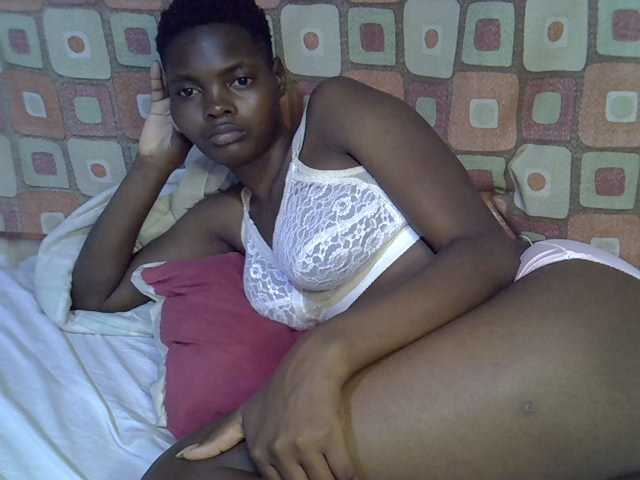 Slender-kerry live cam on BongaCams