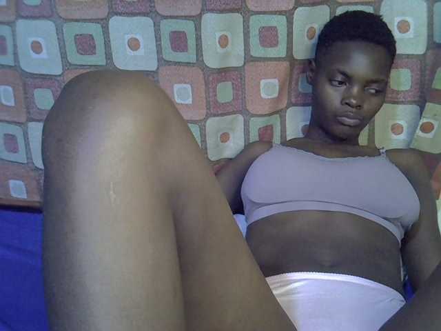 Slender-kerry live cam on BongaCams