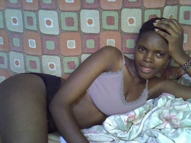 Slender-kerry live cam on BongaCams
