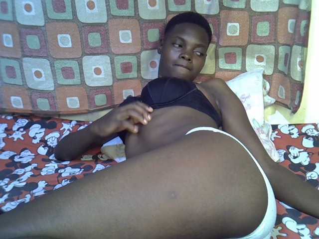 Slender-kerry live cam on BongaCams