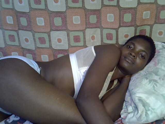 Slender-kerry live cam on BongaCams