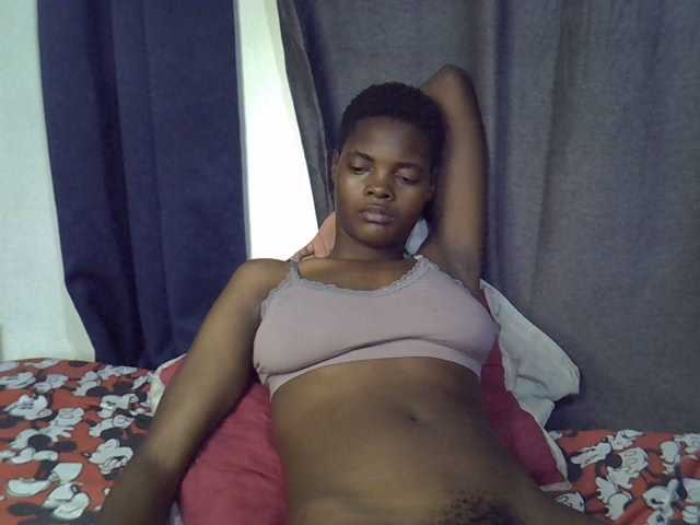 Slender-kerry live cam on BongaCams