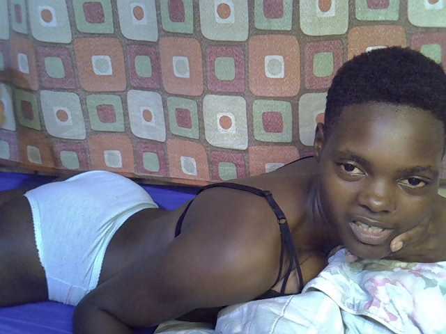Slender-kerry live cam on BongaCams